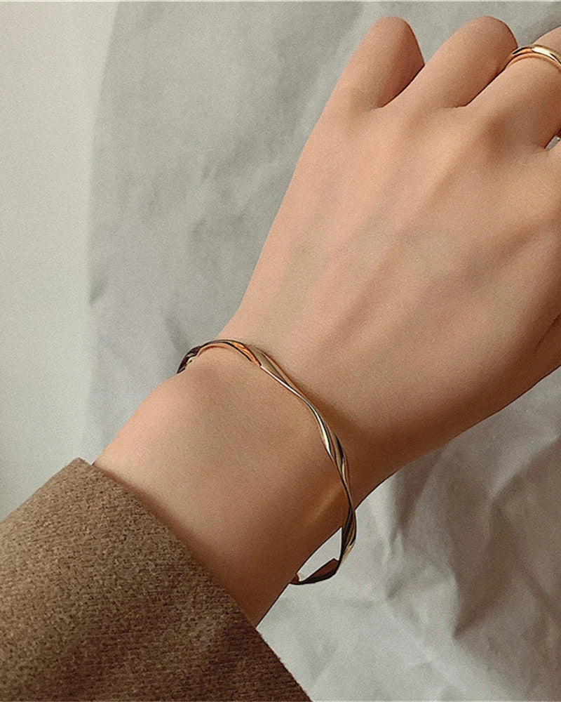 Wave Motion Bracelet