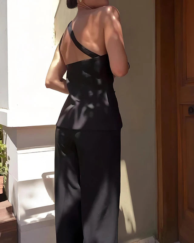 Louvre One-Shoulder Top